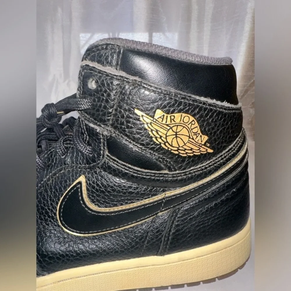 Used‎ Air Jordan Retro 1 High City of Flight 2018 Mens size 12 (555088-031)